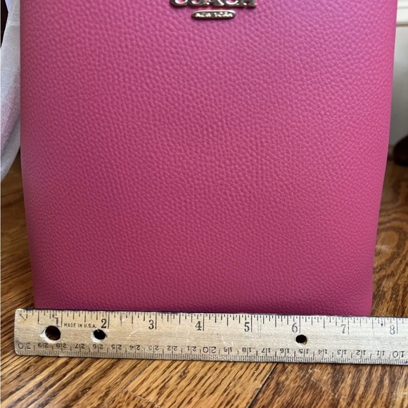 NWT New Coach Small Town Bucket Bag Strawberry Haze - Picture 9 of 10